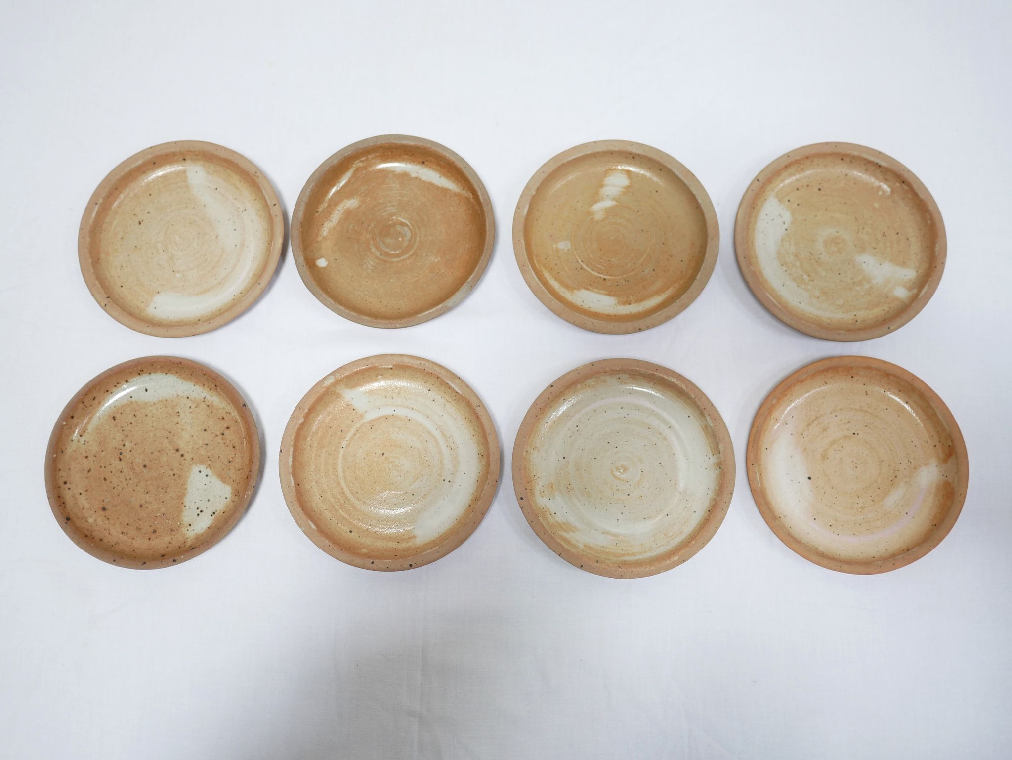 Série de 8 tasses et sous tasses vintage en grès