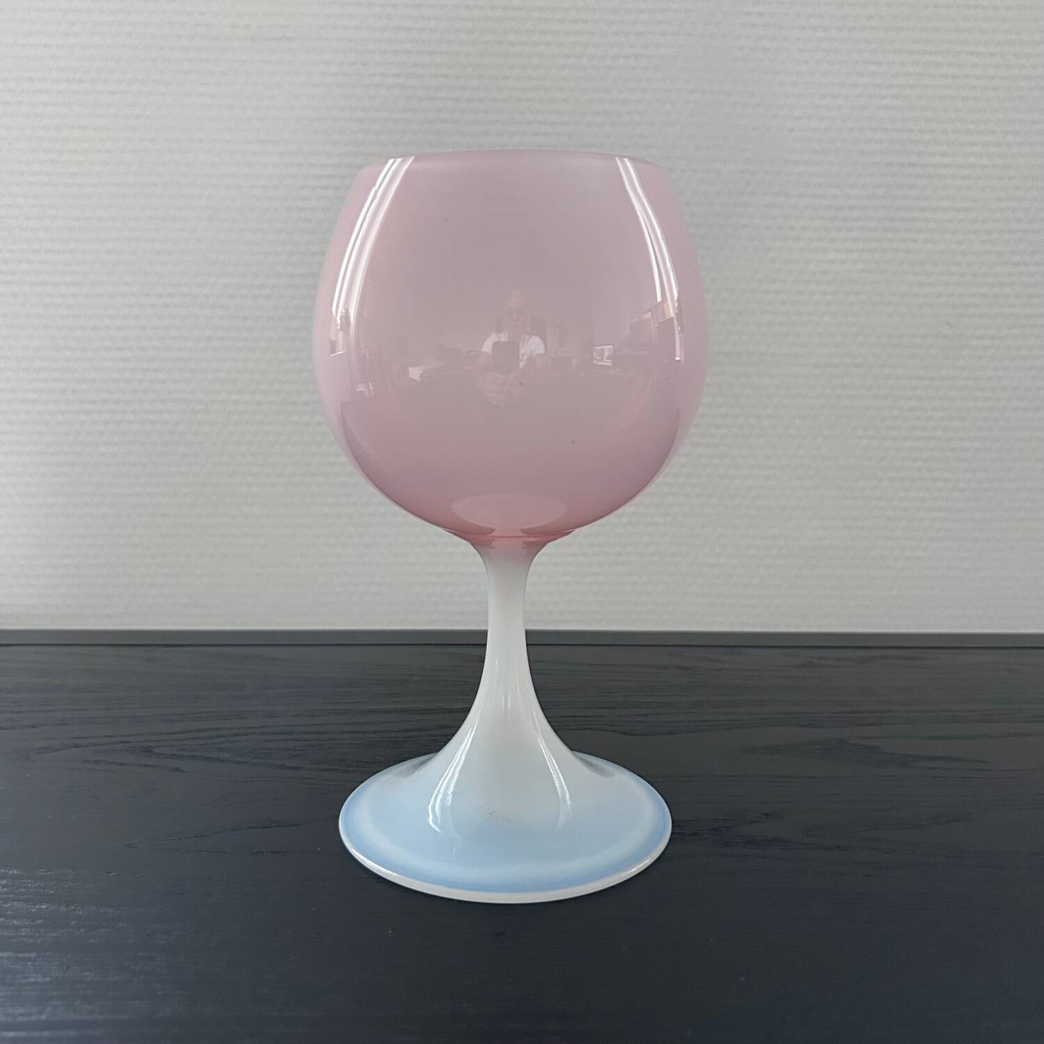 Two-tone opaline cup
