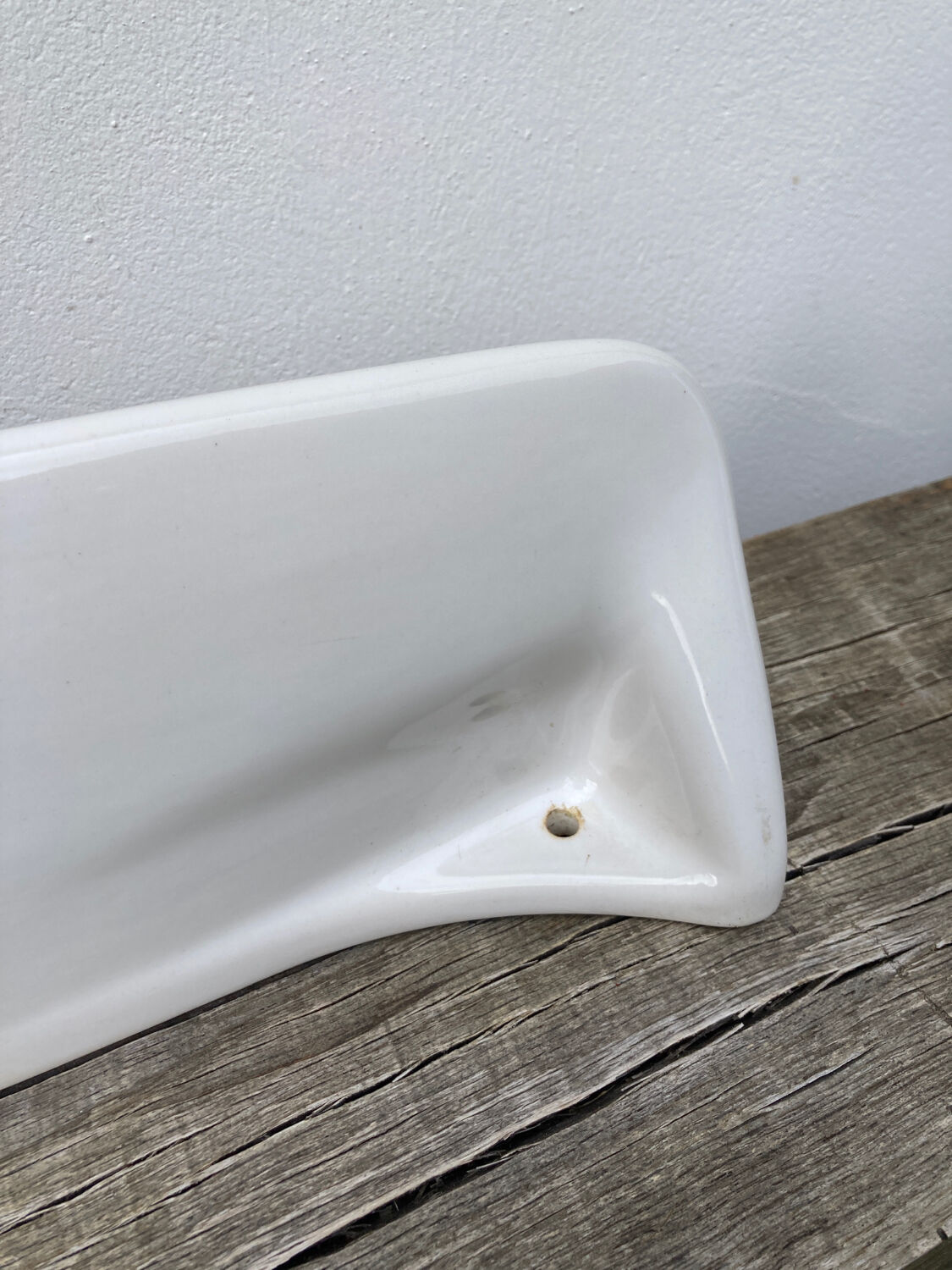Limoges porcelain wall shelf Chapus Freres / Ceramic bathroom