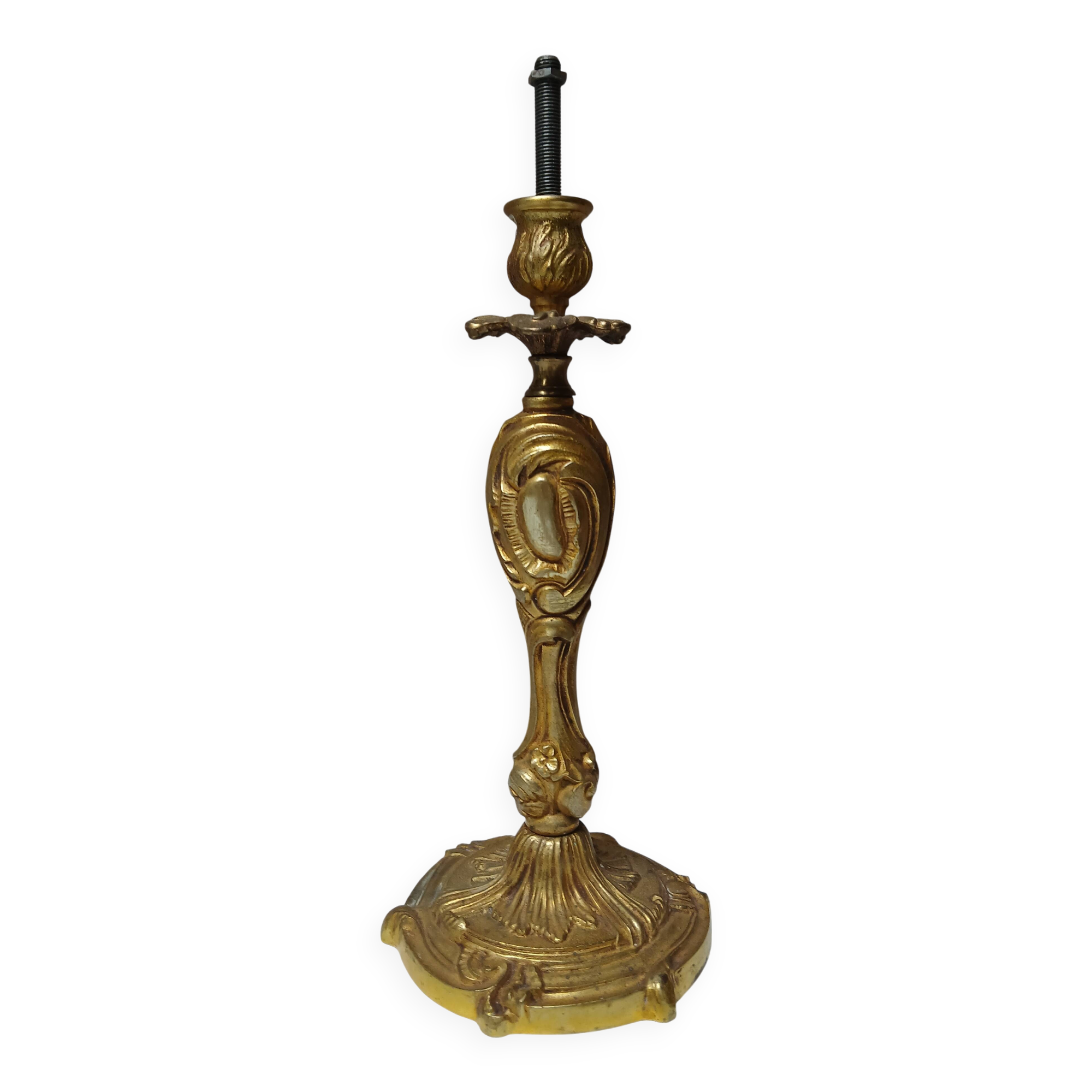 Bronze lamp base, rocaille and voluptuous decor
