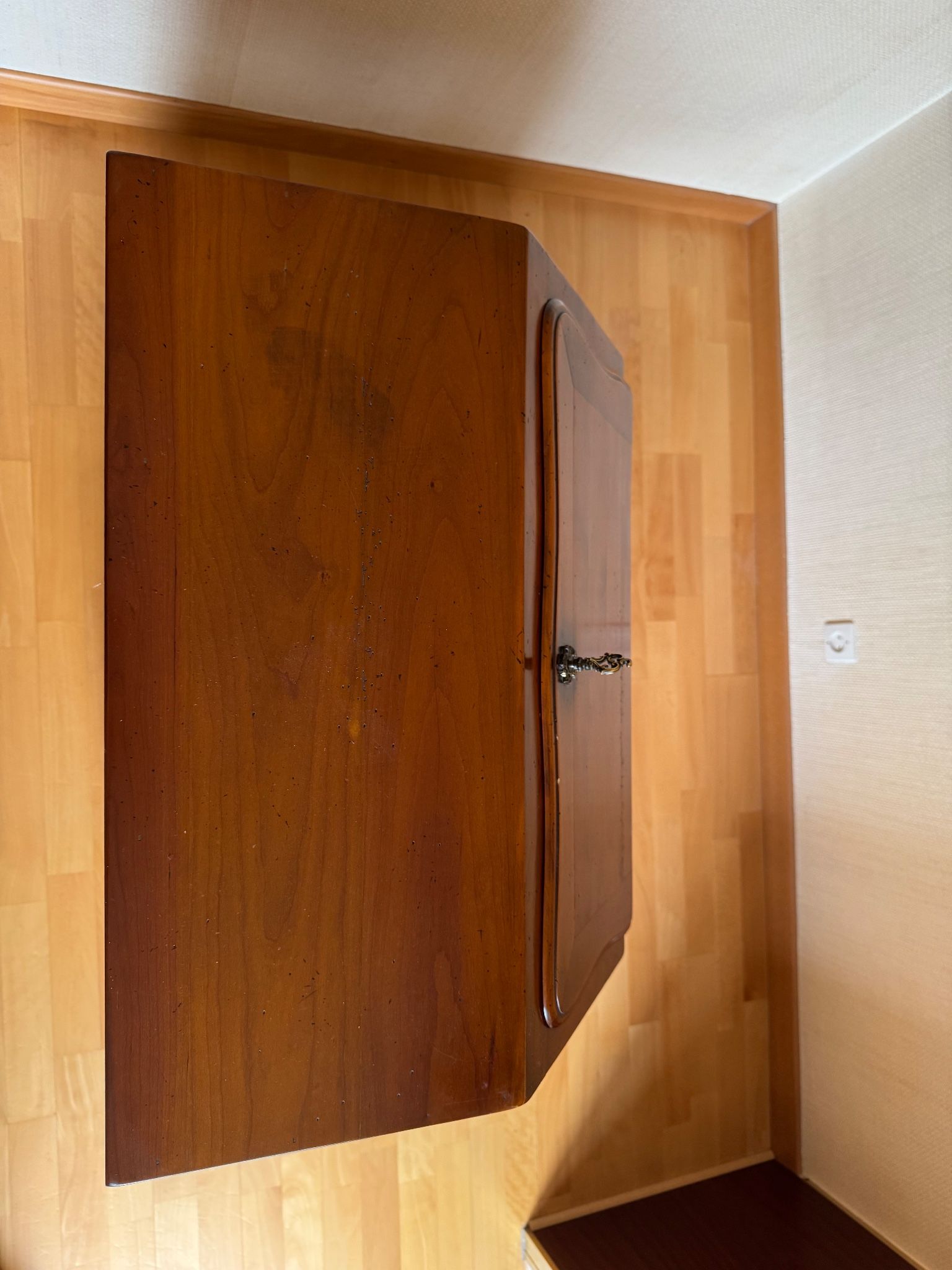 Secretary with drop-down front, signed Jean Laick, master cabinetmaker, cherry wood.