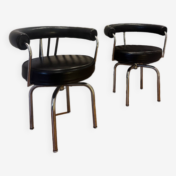 La Corbusier, Paire de fauteuil LC7 édition Cassina
