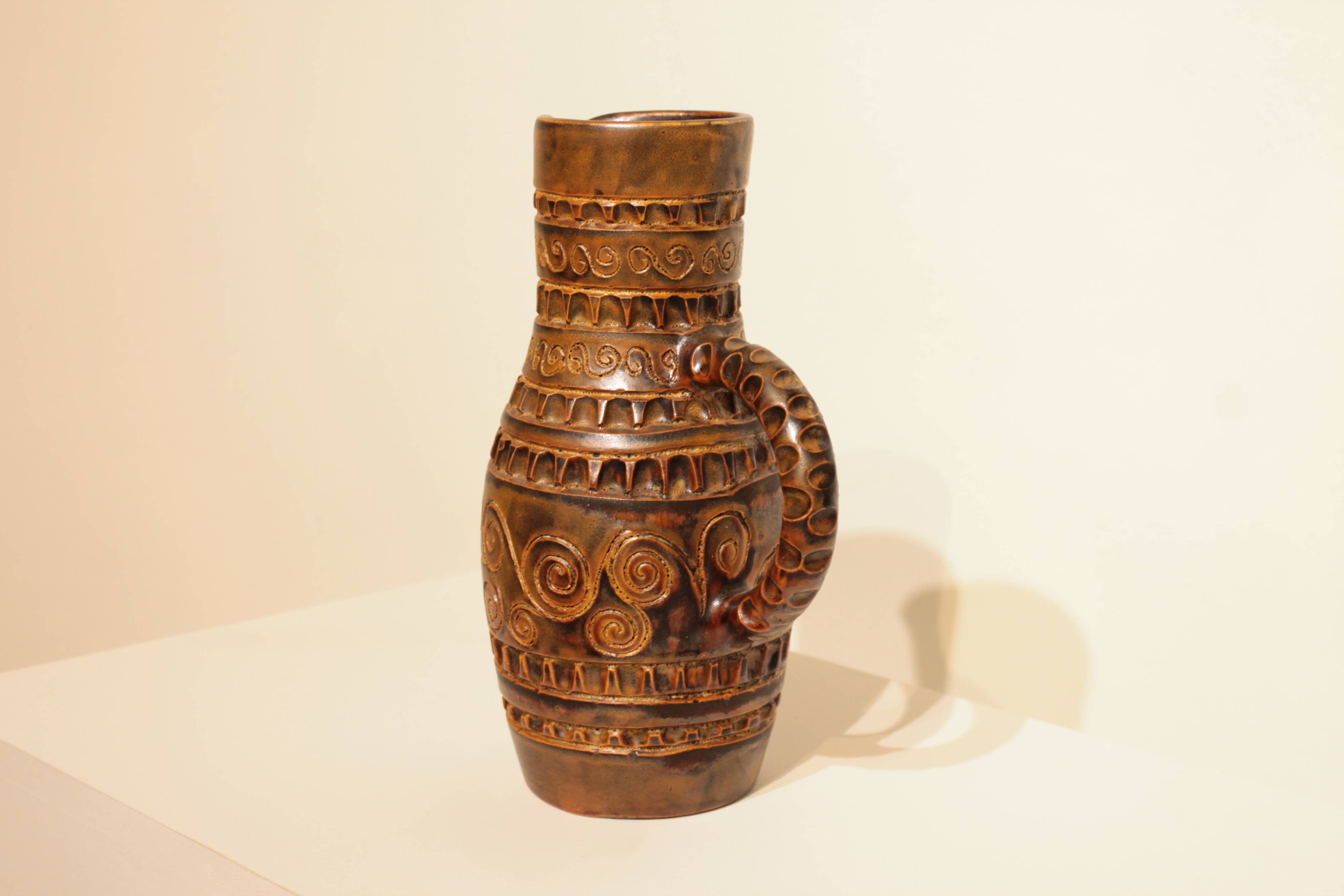 Grand pichet en céramique de Huguette Bessone