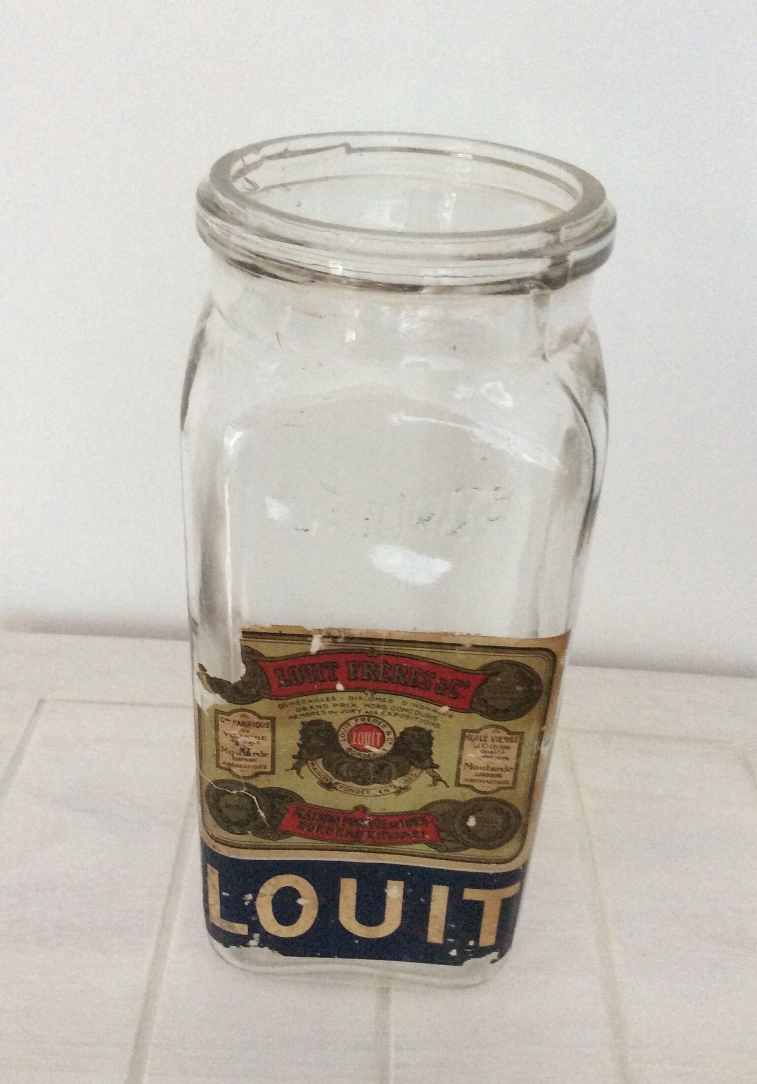 Old jar Louis Frères & Co Bordeaux 2 l. With label - blown glass
