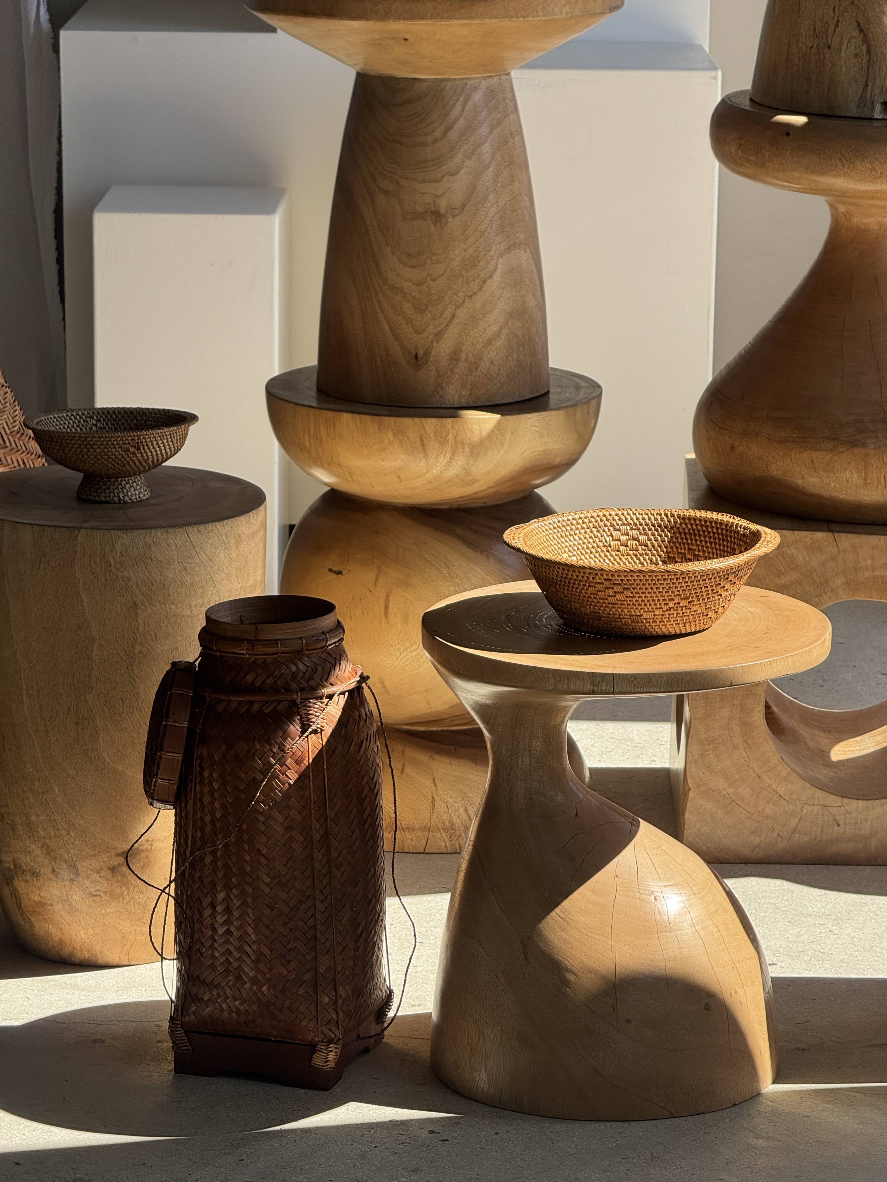 Stool, side table, end table in solid suar wood, spheres H50 D39.