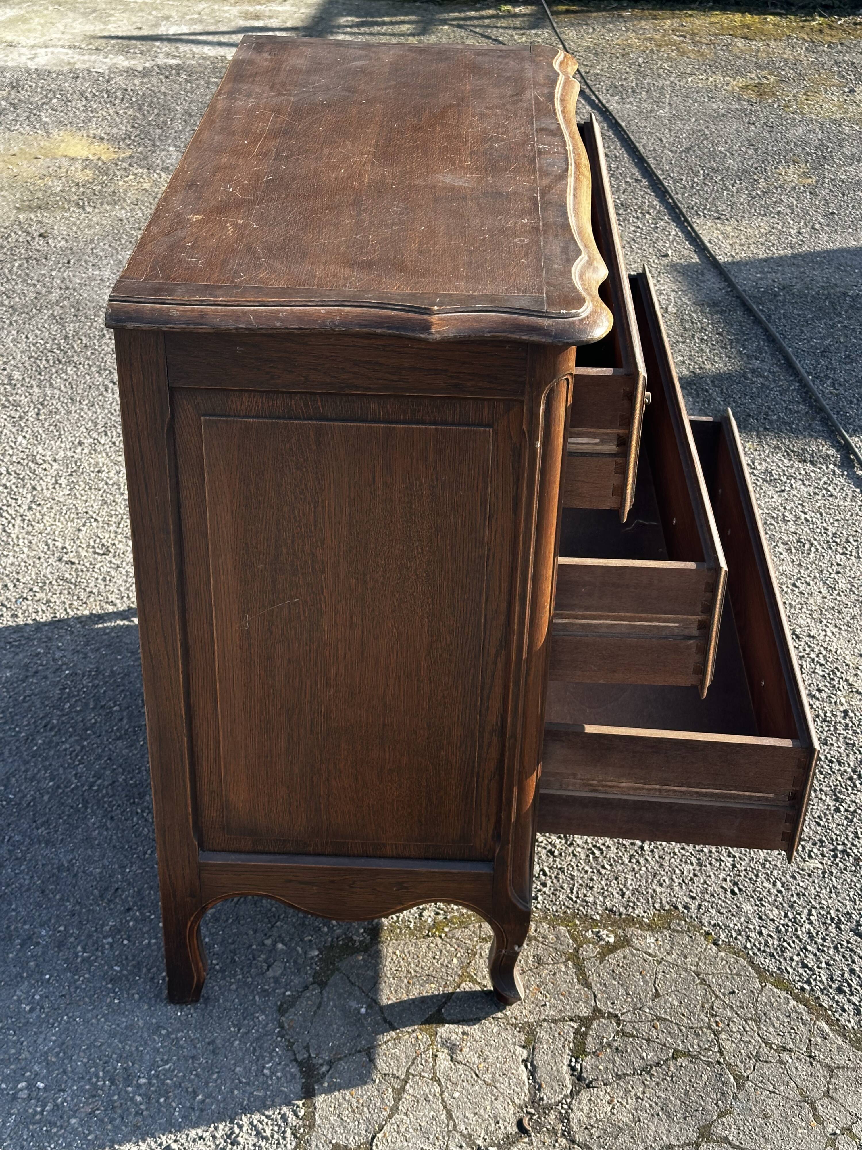 Chest of drawers, late 19th century, early 20th century