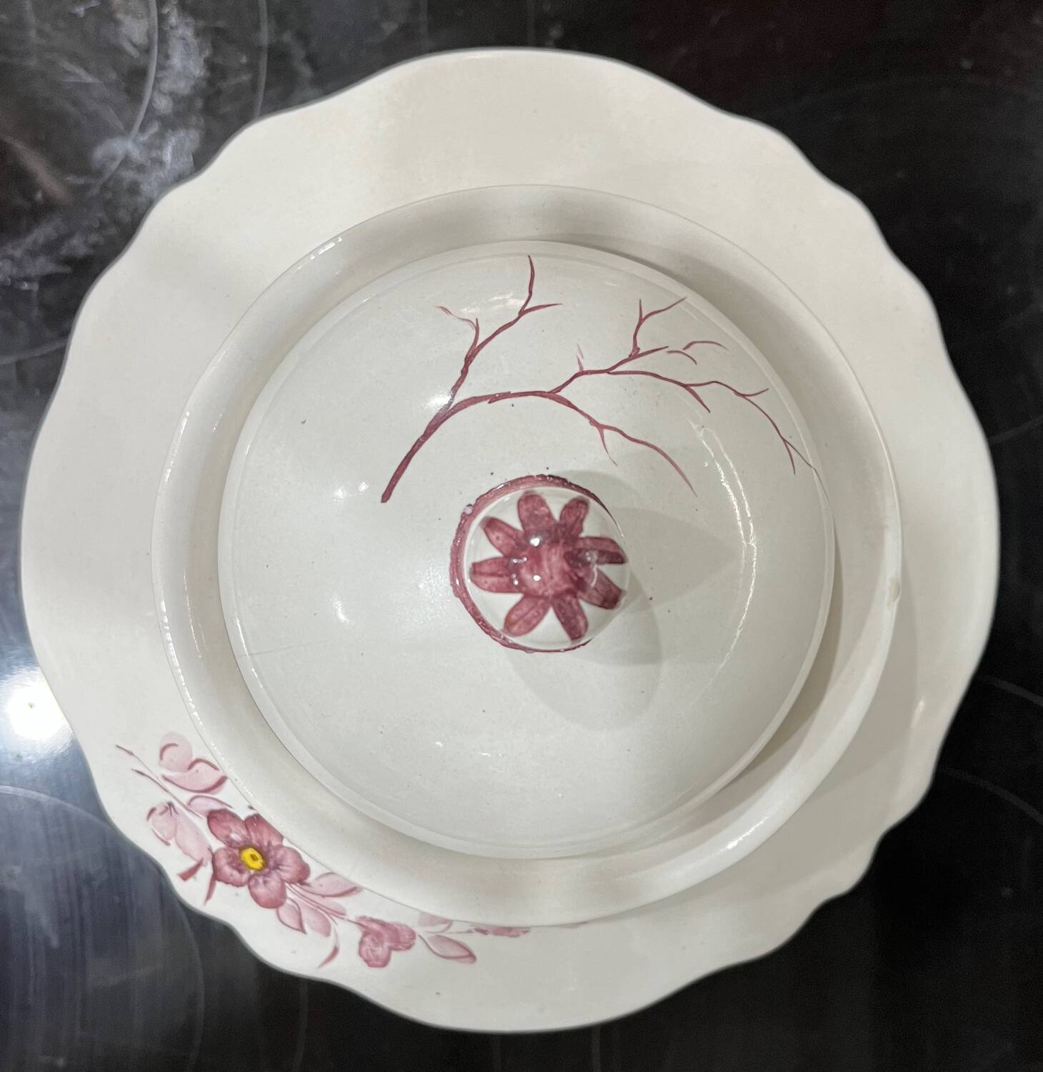 Candy box or covered earthenware pot