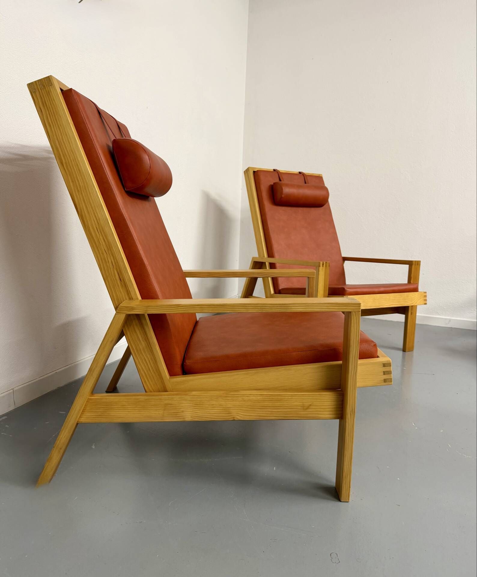 Ensemble salon en pin 3 fauteuils lounge et table design scandinave 70