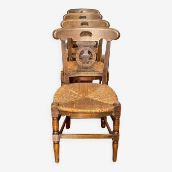 4 chaises provençales anciennes en bois sculpté