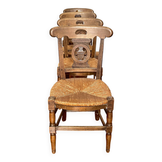 4 old Provençal chairs in carved wood