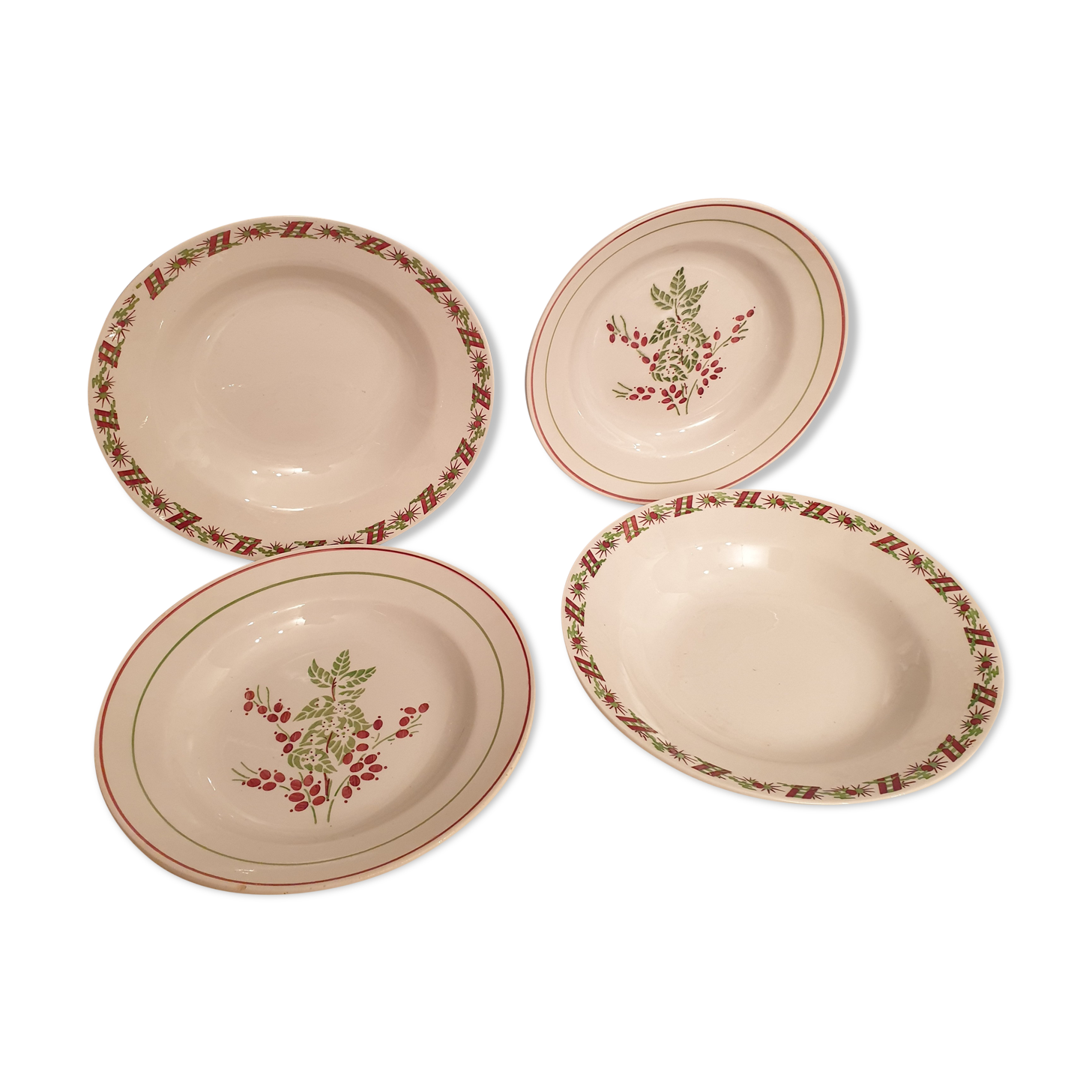 Assorted 4 plates in red and green tones