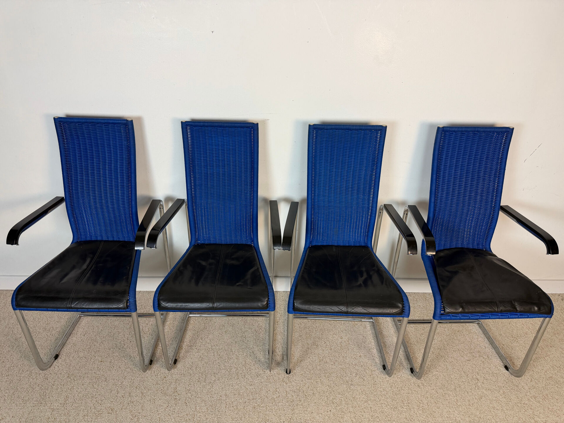 4 chaises Cantilever D25 Marcel Breuer pour Tecta – Bauhaus