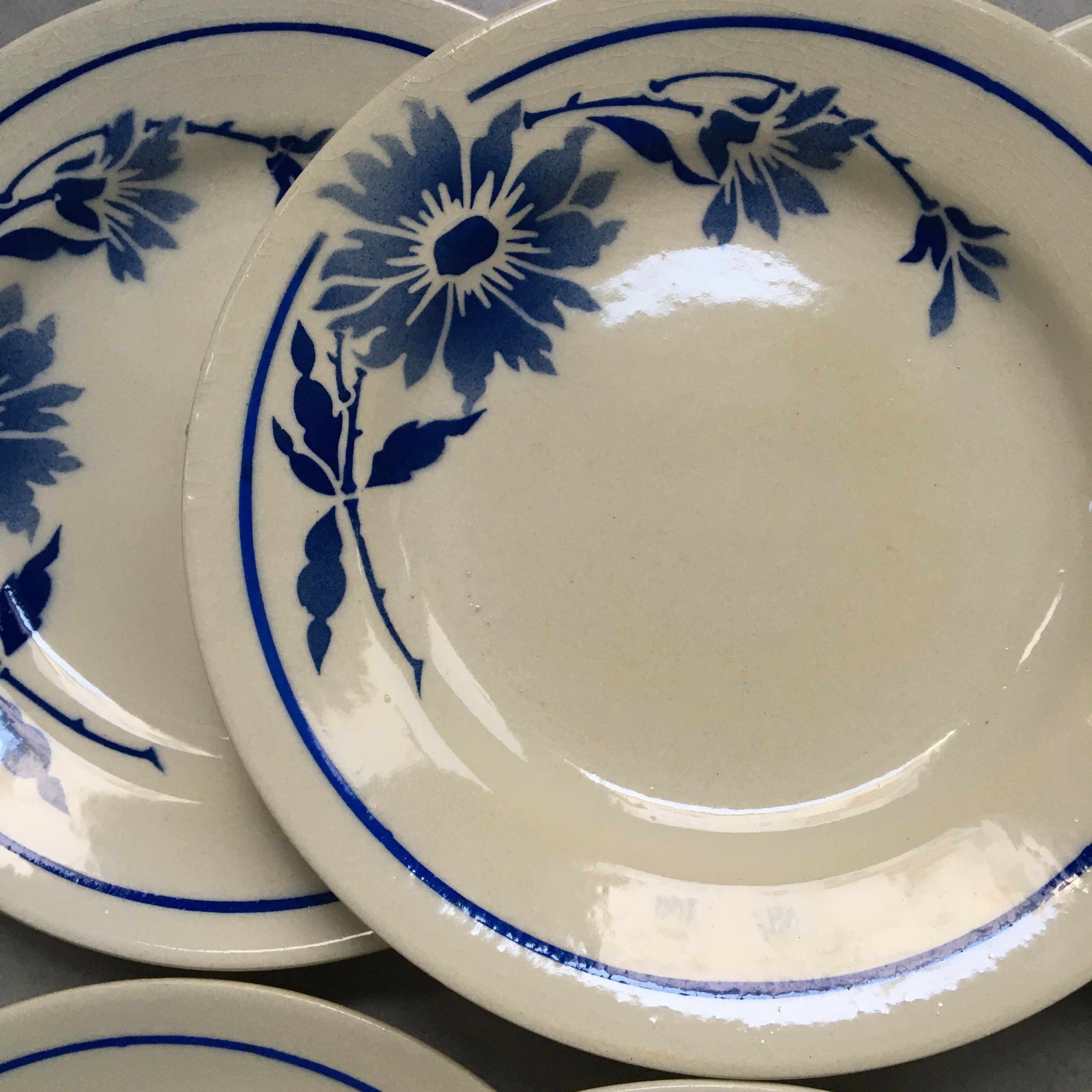 set of 6 dessert plates SOLEA Mills of Wolves