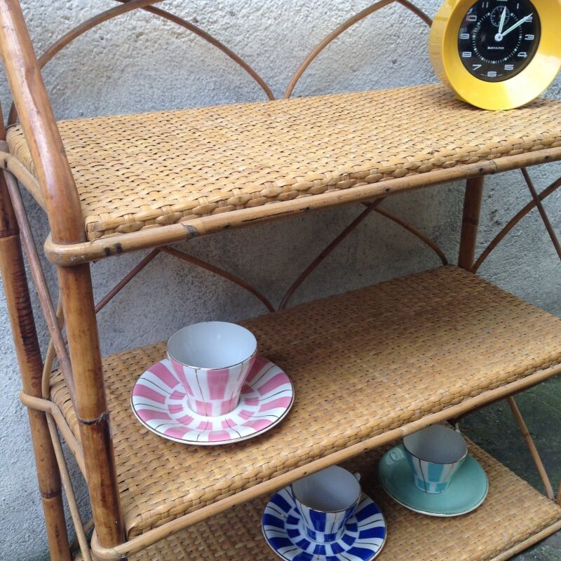 Shelf rattan