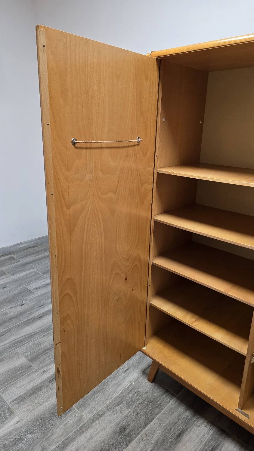 Wardrobe by B.Landsman