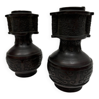 Paire de vases en bronze à l'Antique, Japon époque Meiji