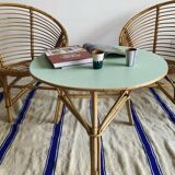 Table basse vintage en rotin relookée