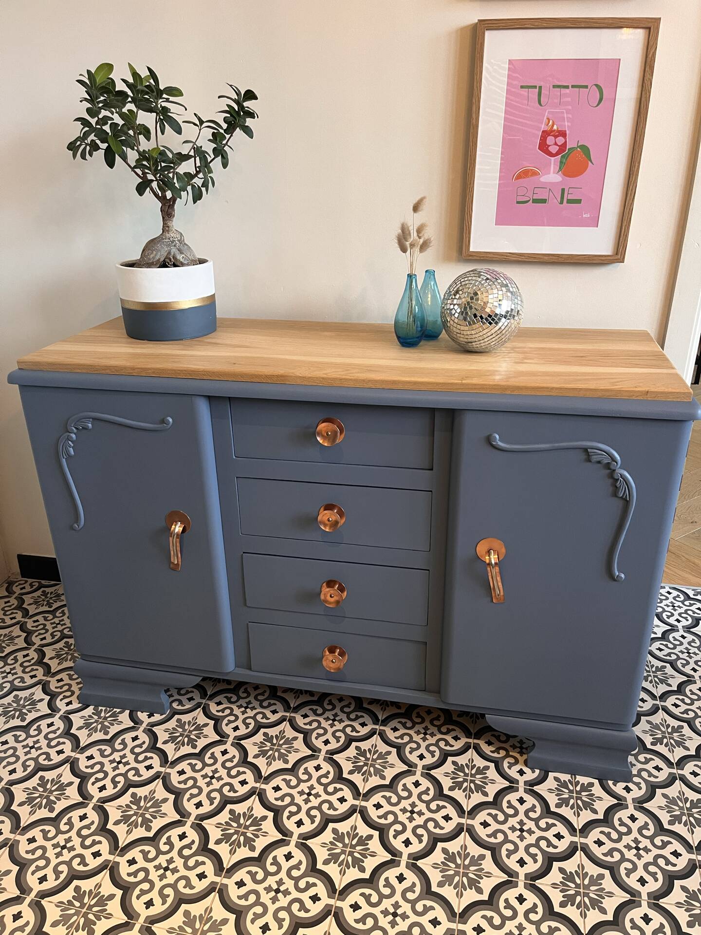 Vintage chest of drawers