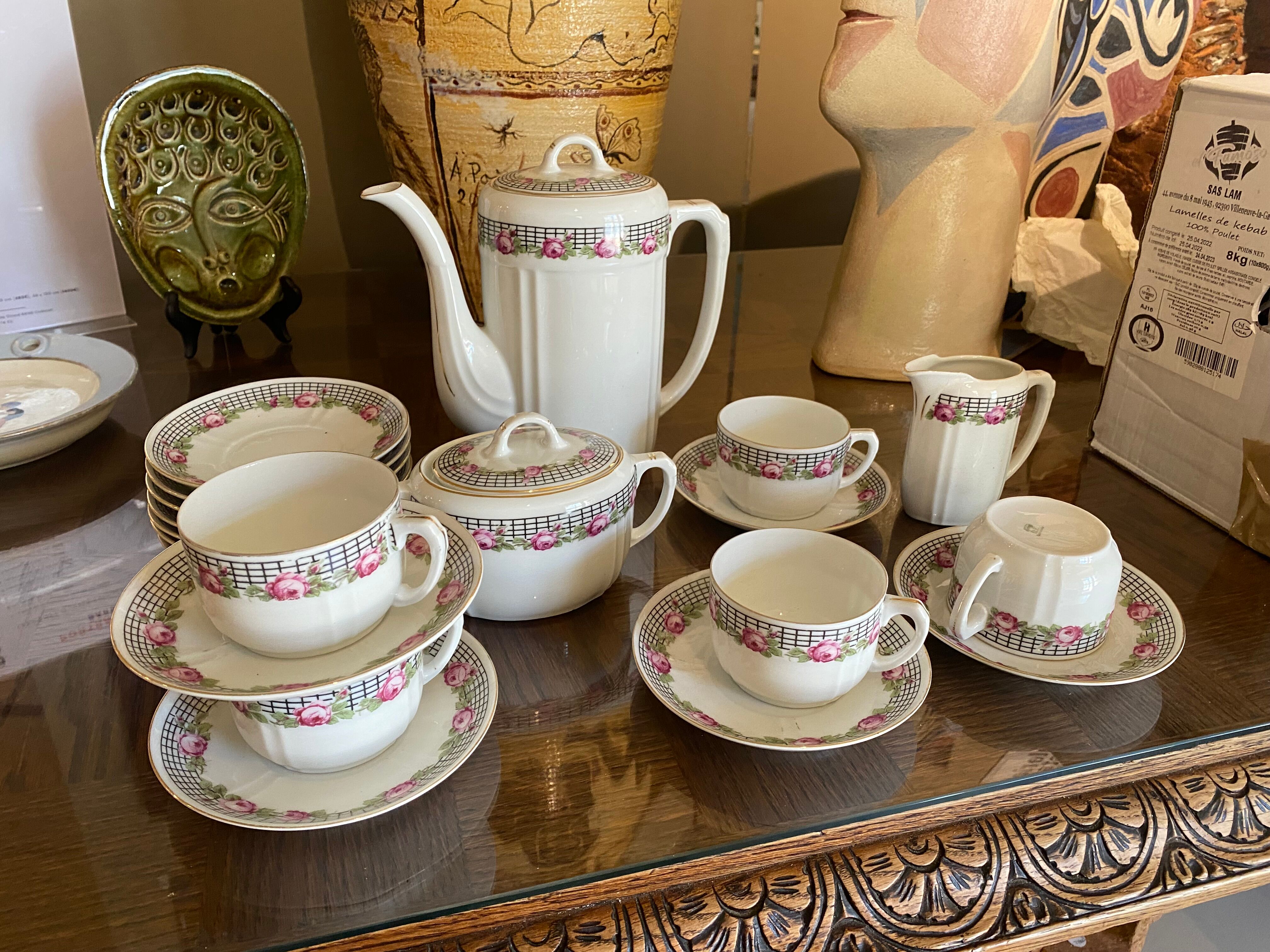 Tea service in porcelain of Limoges
