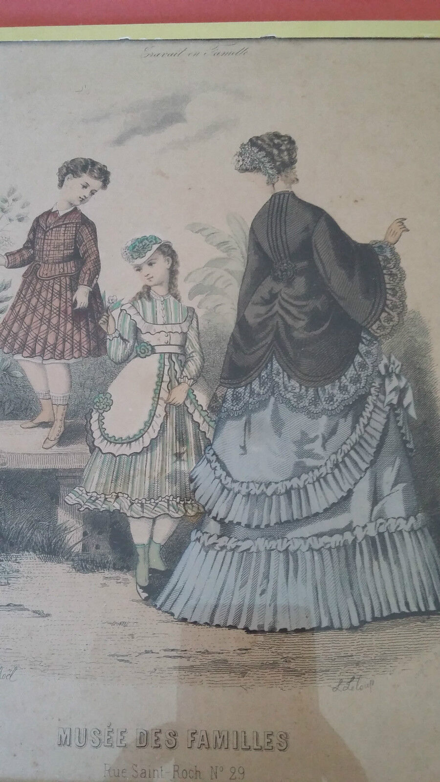 Old fashion engraving museum of families under glass