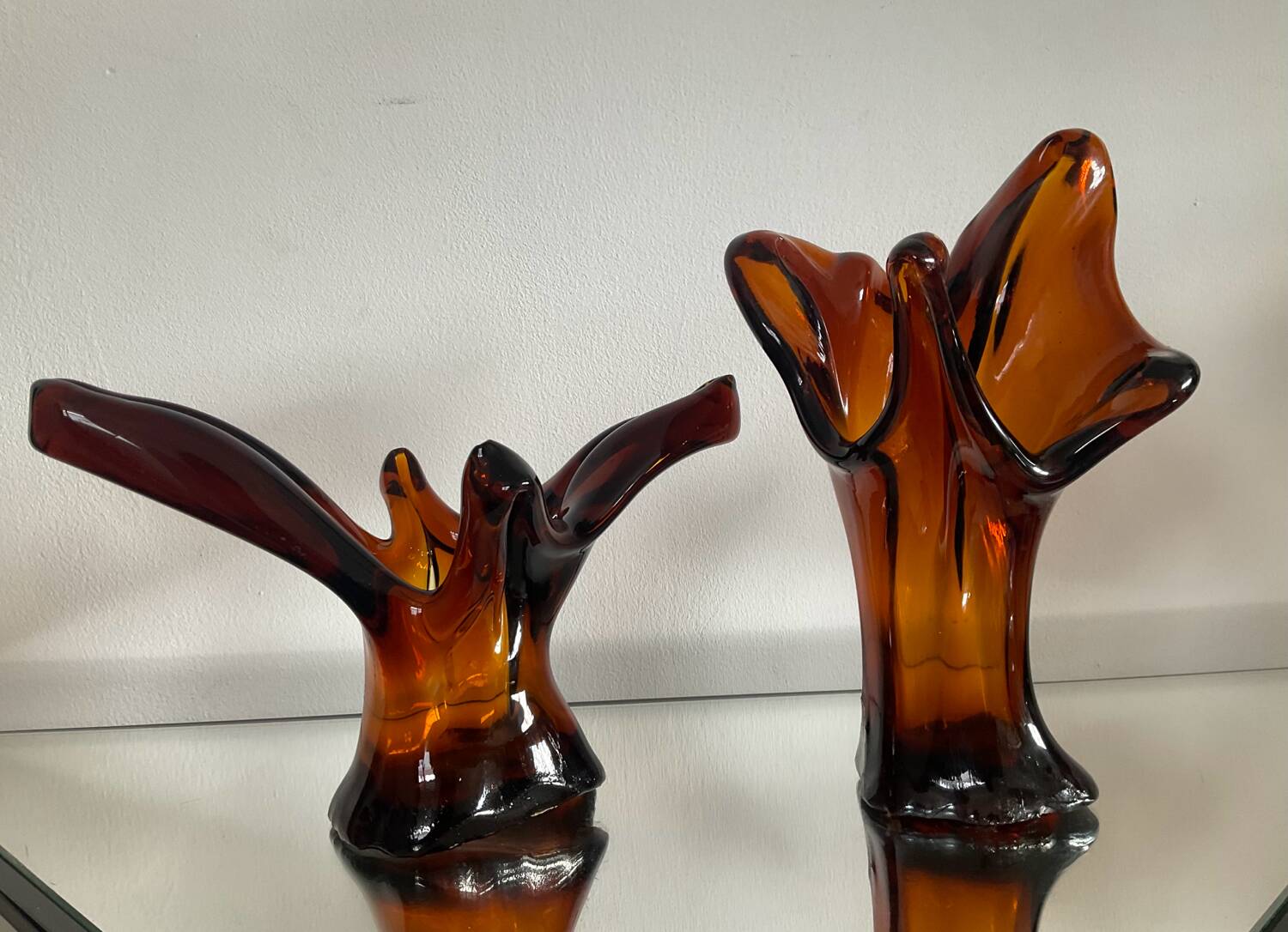 Duo de vases vintage en pâte de verre ambré