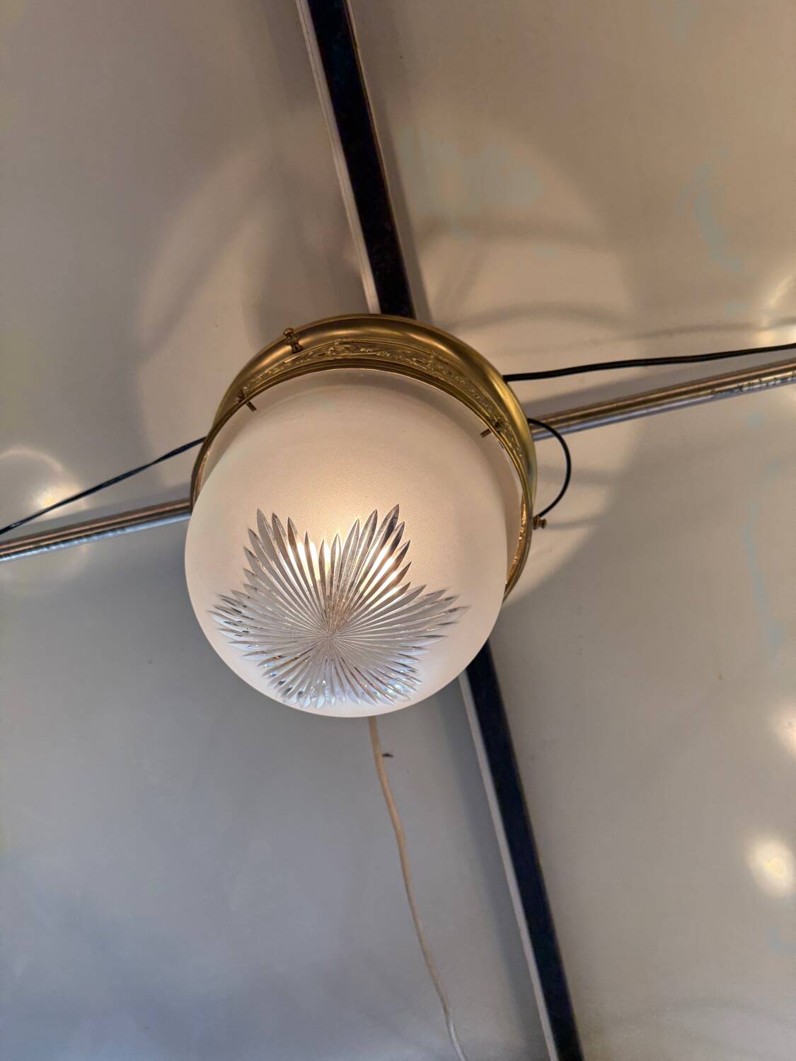 Plafonnier en laiton et cristal