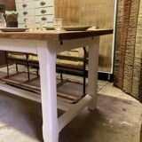 Farm table