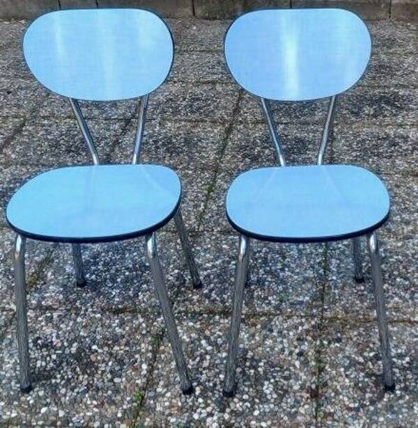 2 chaises vintage en formica bleu ciel