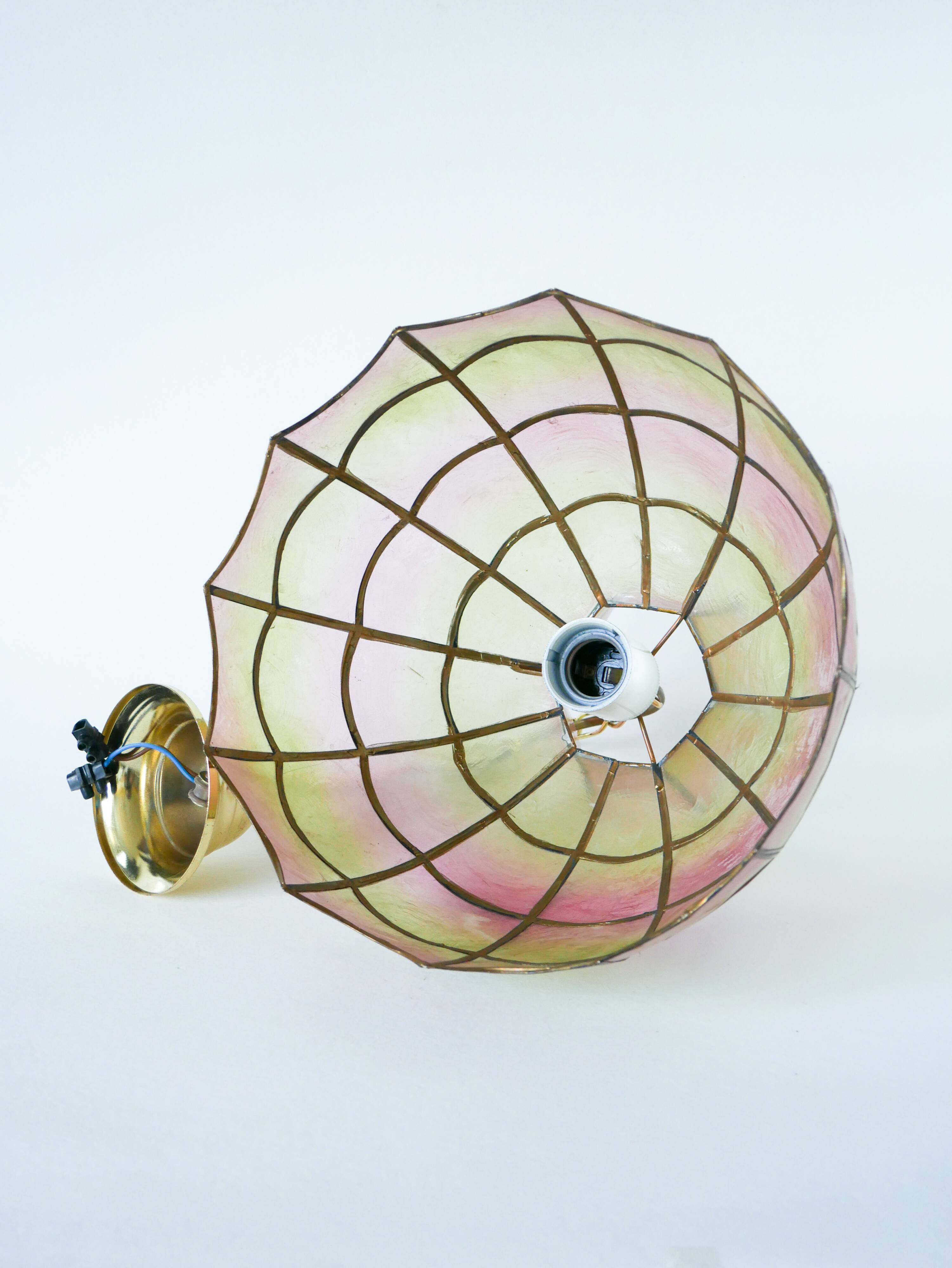 suspension en nacre Rose et Jaune, 1970