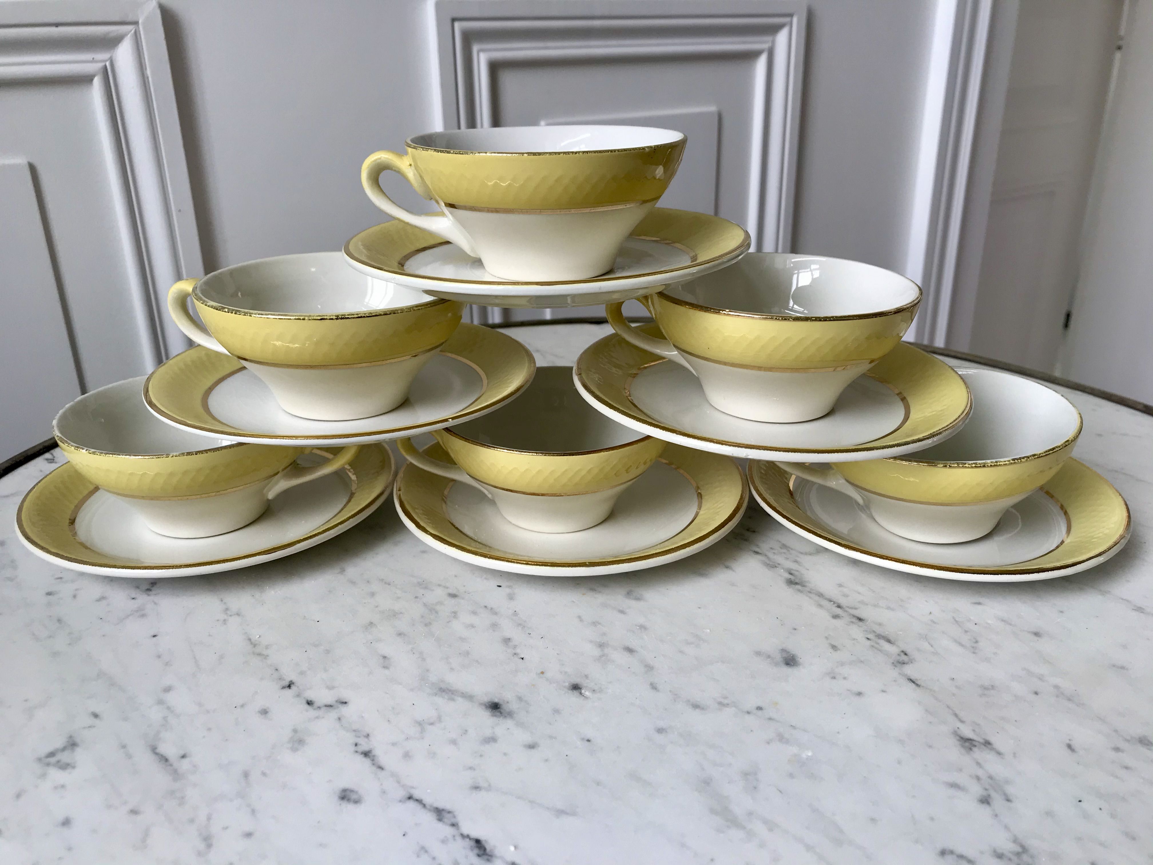 Set of 6 cups and textured yellow sub-cups digoin sarreguemines 50s