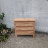 Natural wood chest of drawers
