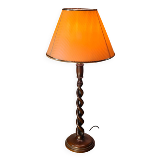 Twisted wood lamp