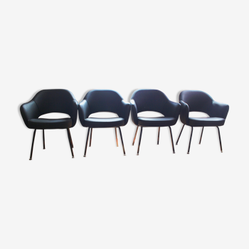 Armchairs by Eero Saarinen for Knoll