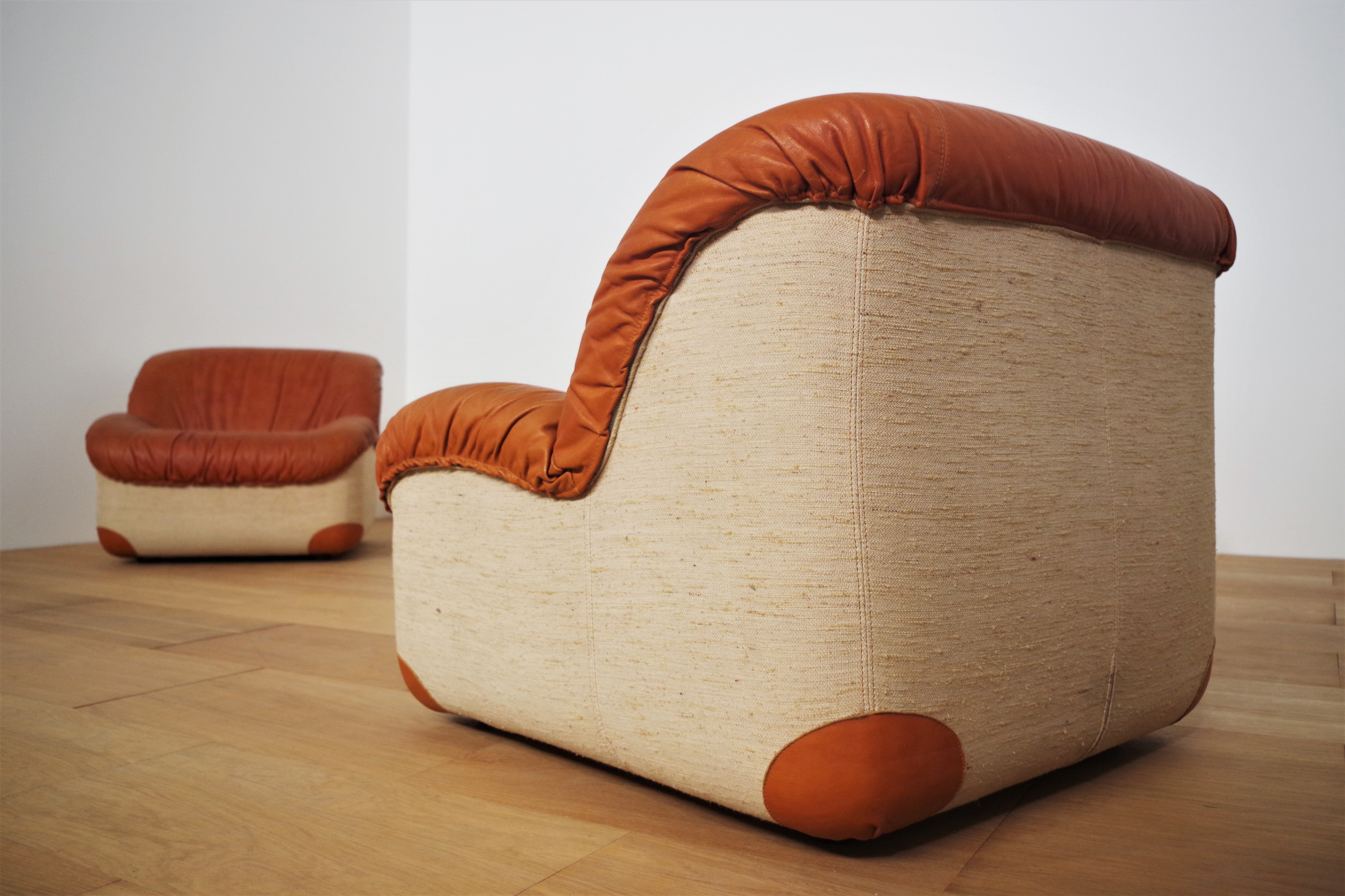 Swan armchairs, 1970s, set of 2