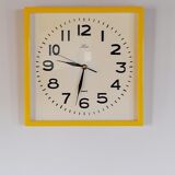 Vintage yellow plastic clock 70s