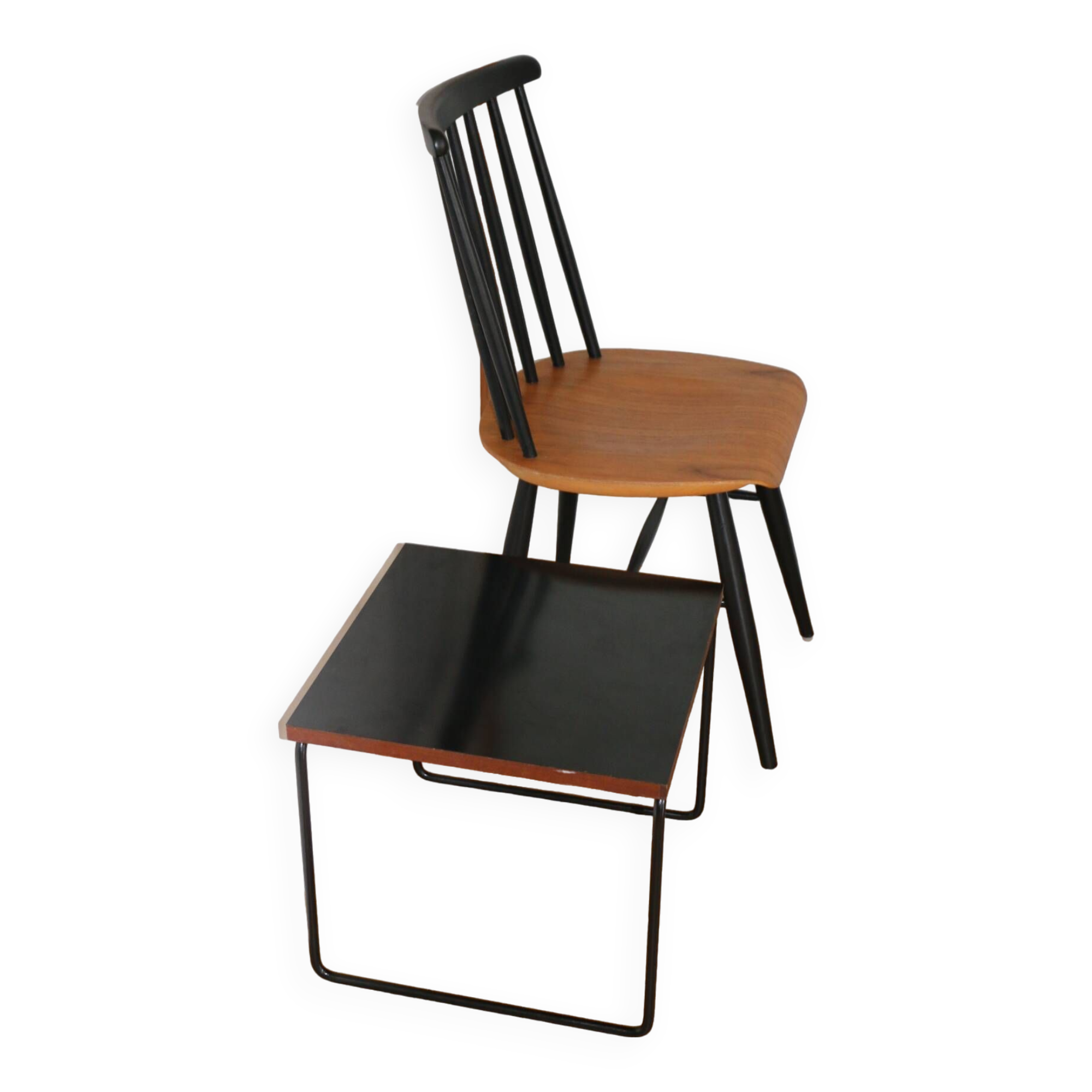 Guariche Steiner flying coffee table