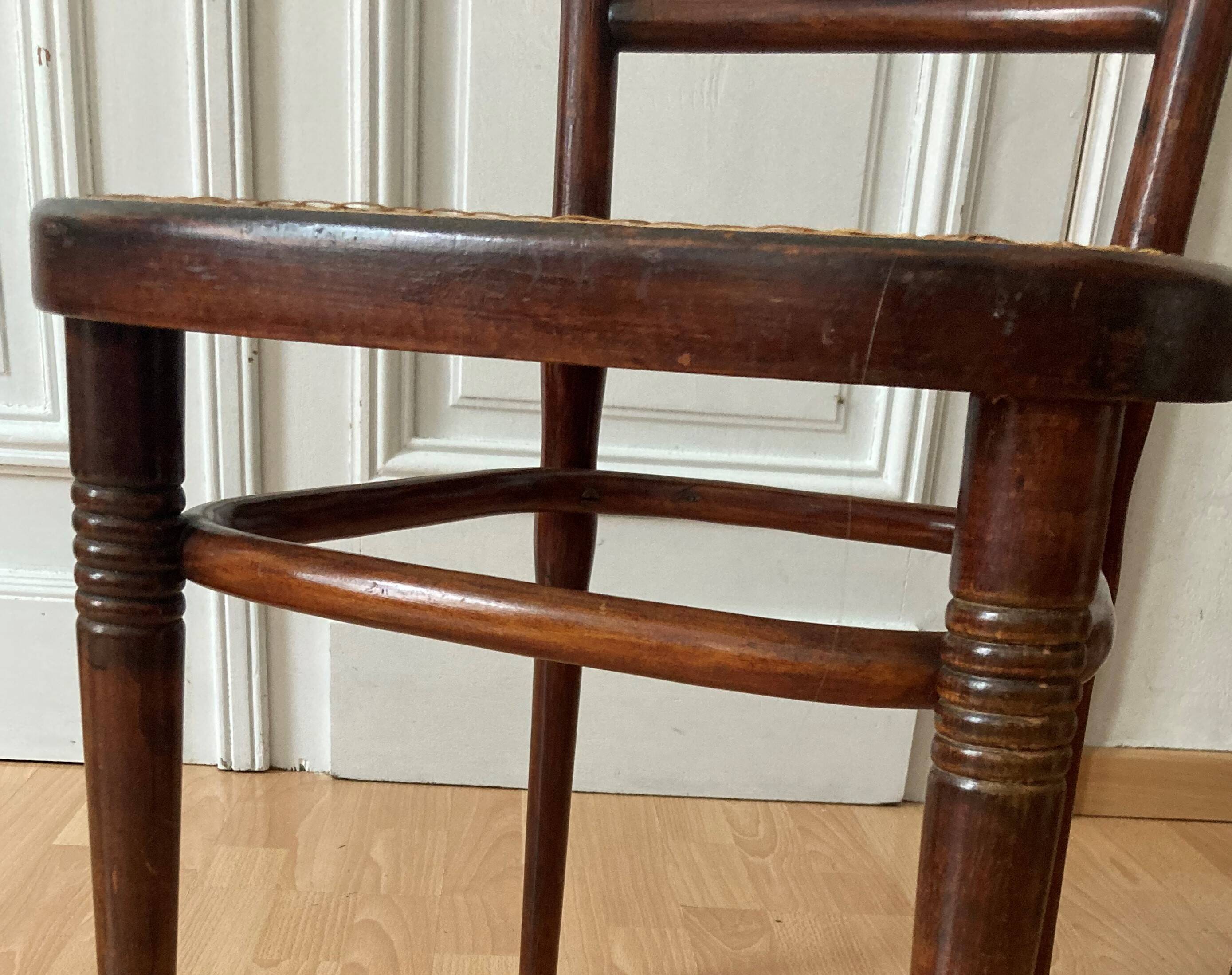 Set of 4 Thonet dining room chairs circa 1905