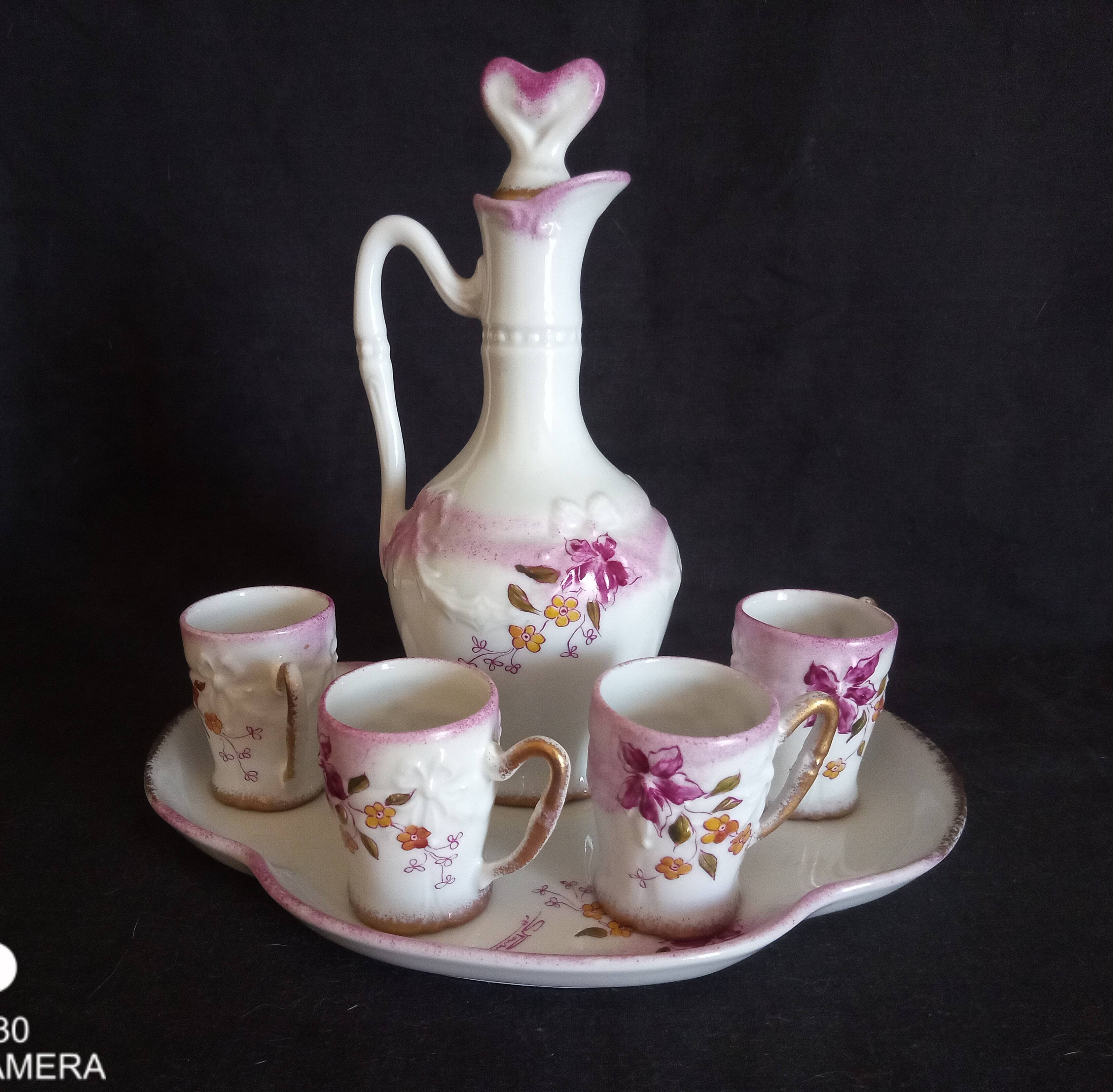 Spirits service for 4 people (6 pieces) in Paris porcelain, signed and numbered