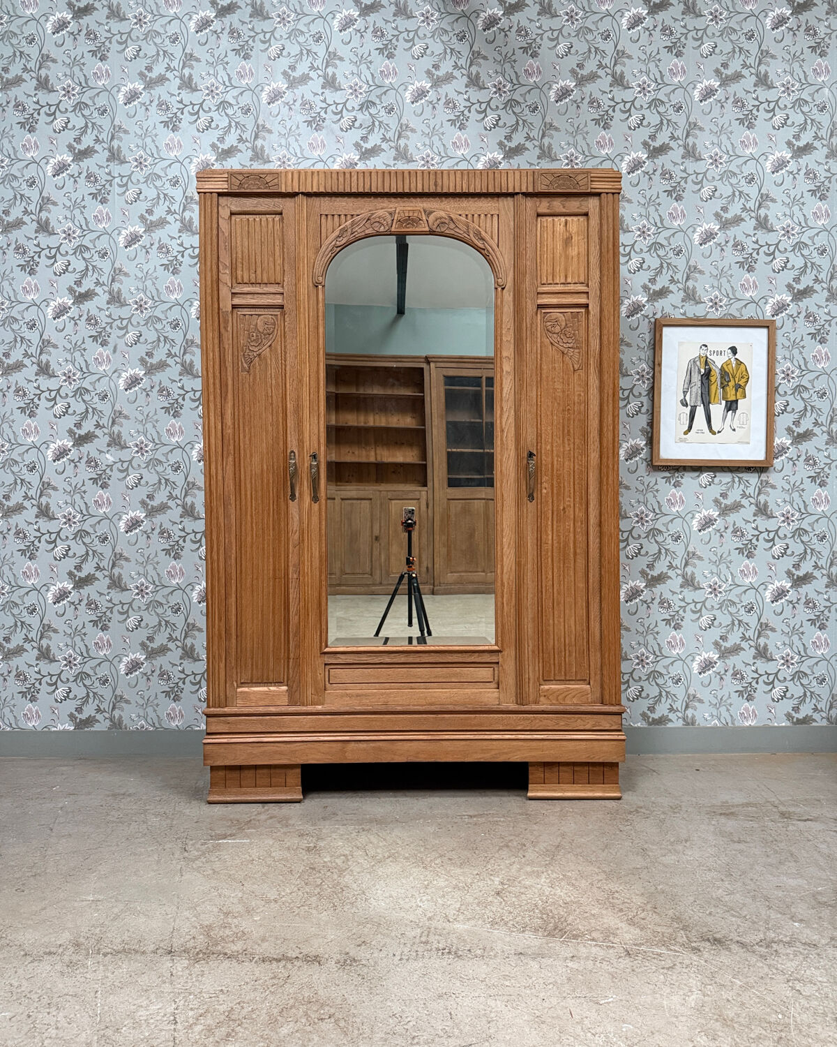 Art Deco oak wardrobe (renovated)