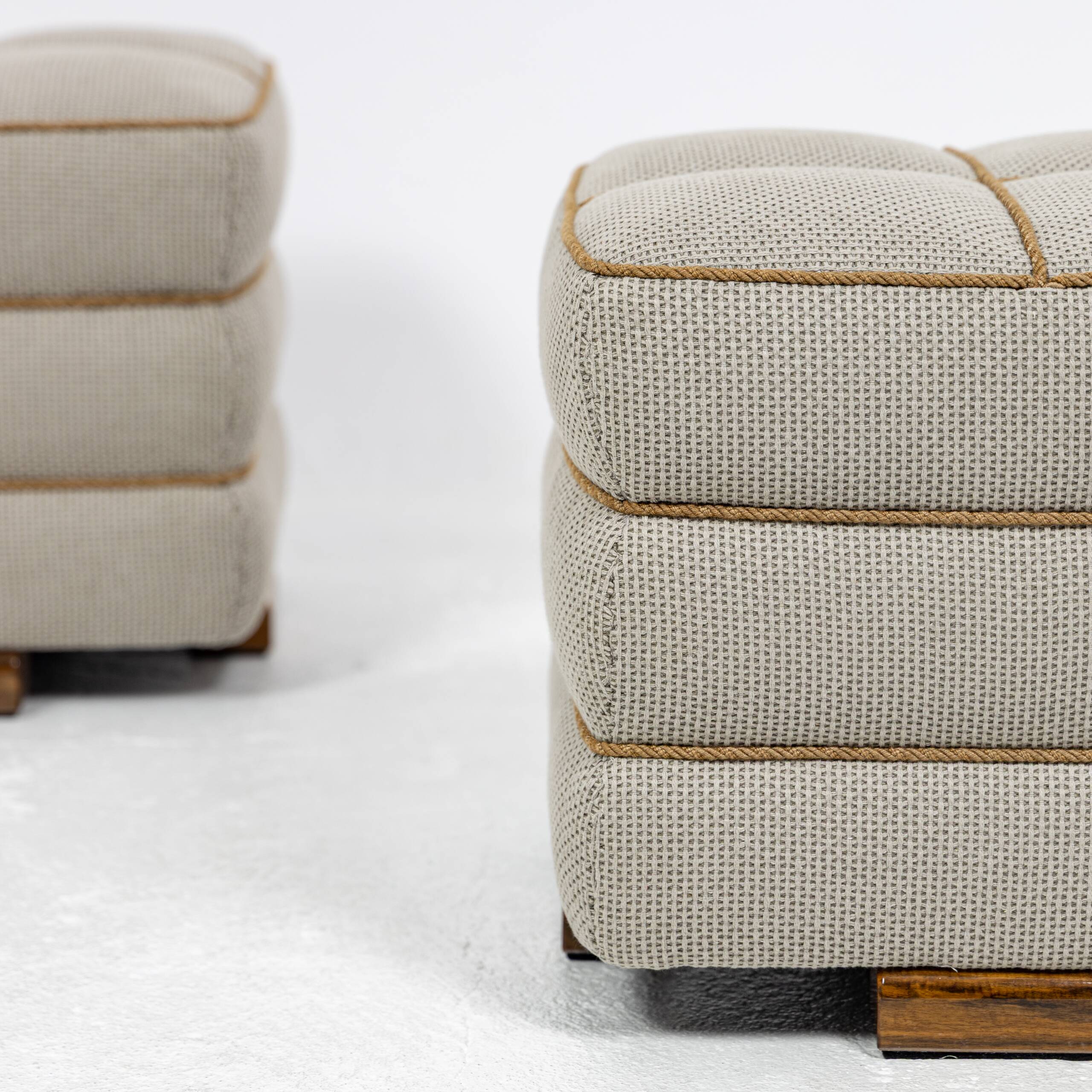 Pair of Art Deco armchairs and two poufs in walnut - 1930-1940