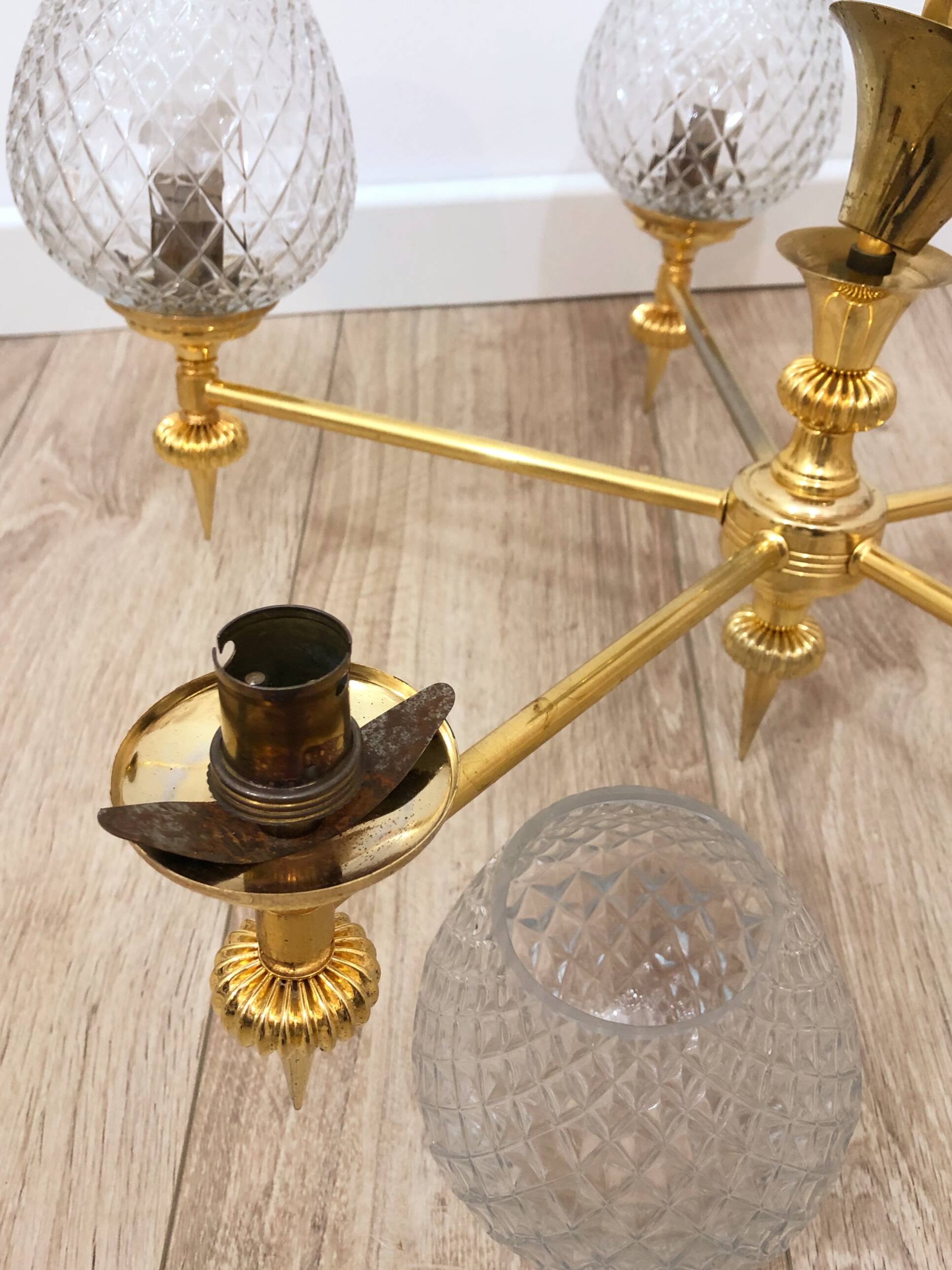 Vintage 5-light chandelier in glass and brass