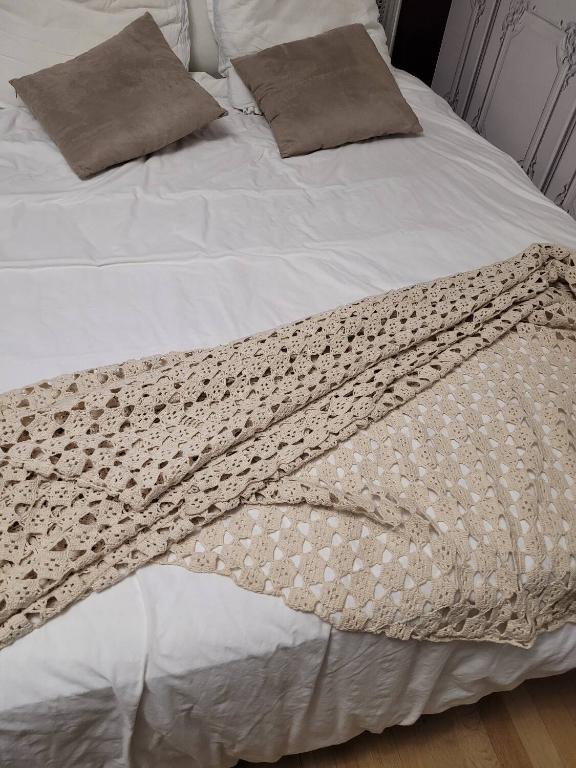 Couvre lit en crochet couleur ficelle