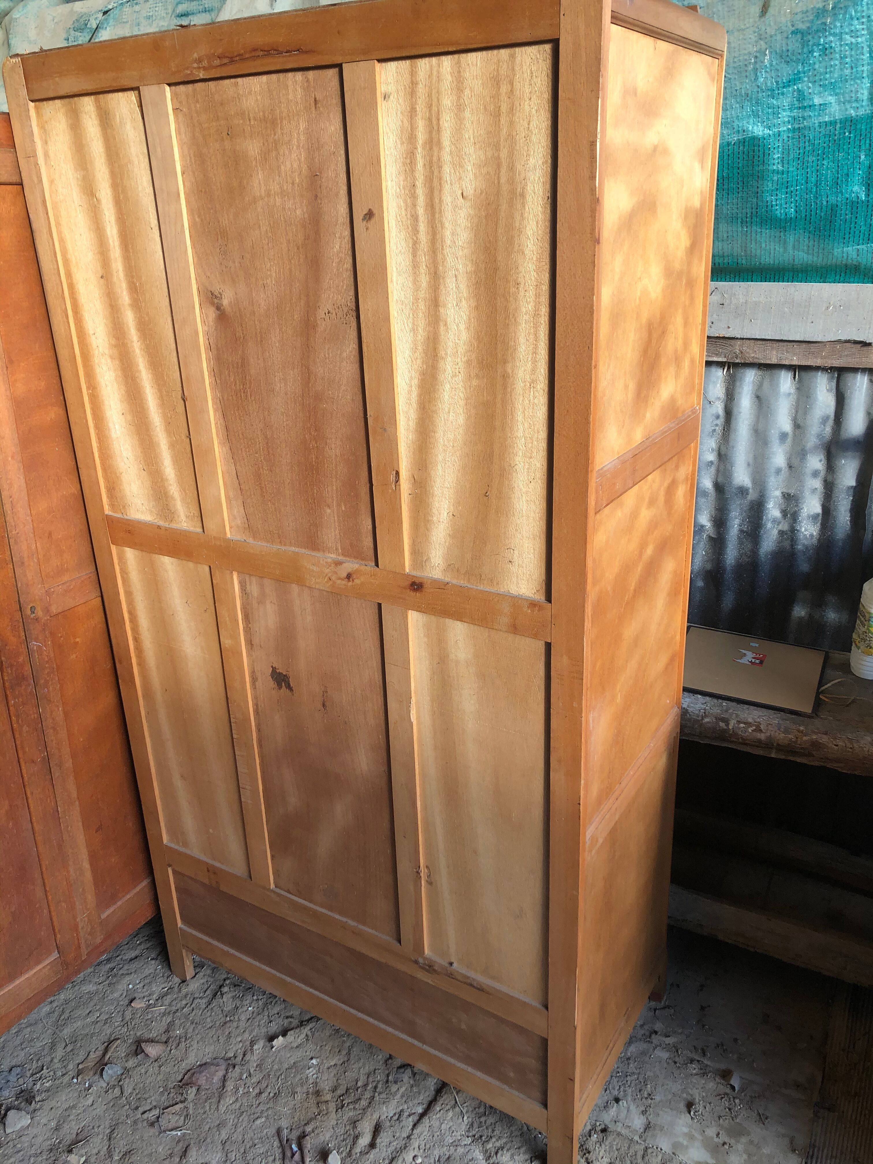Armoire parisienne