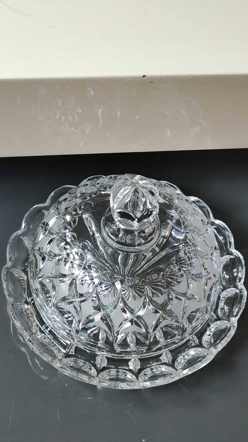 Butter dish/Cheese bell. Dome/Nachtmann shape. Crystal. Diameter 19 cm