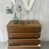 Commode aux pieds fuselés