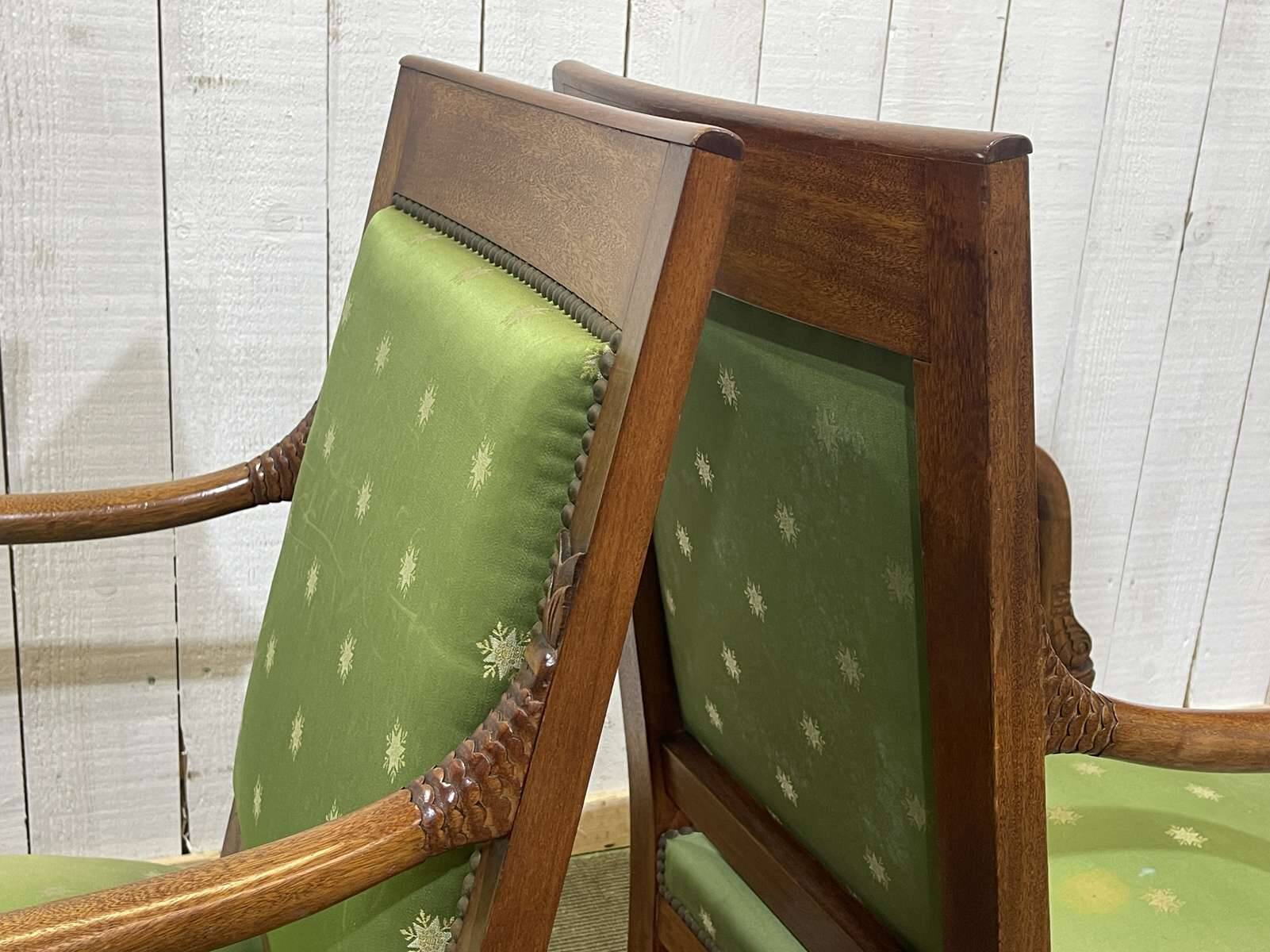 Paire de fauteuils style Empire en acajou, travail des années 50