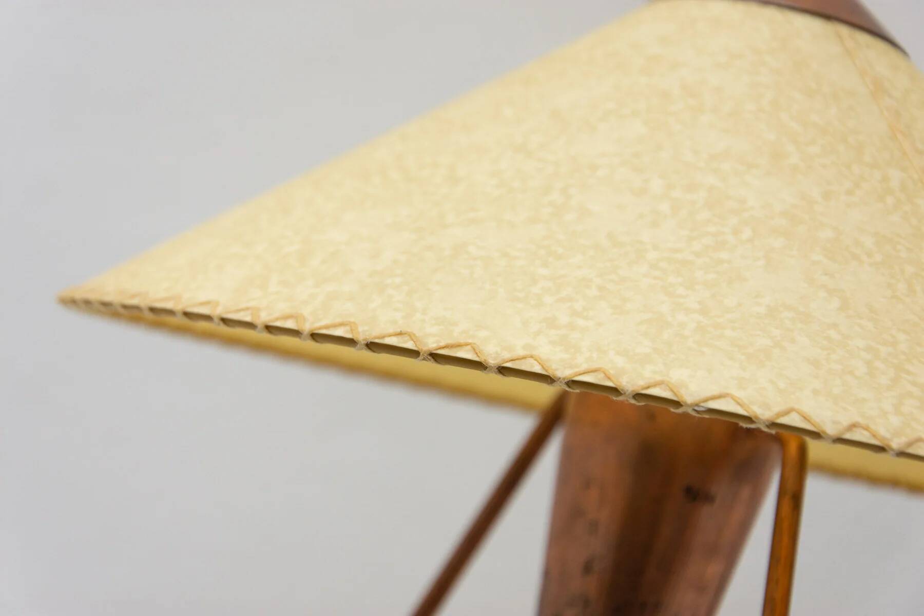 Lampe de table trépied tchèque des années 50 par Helena Frantová.