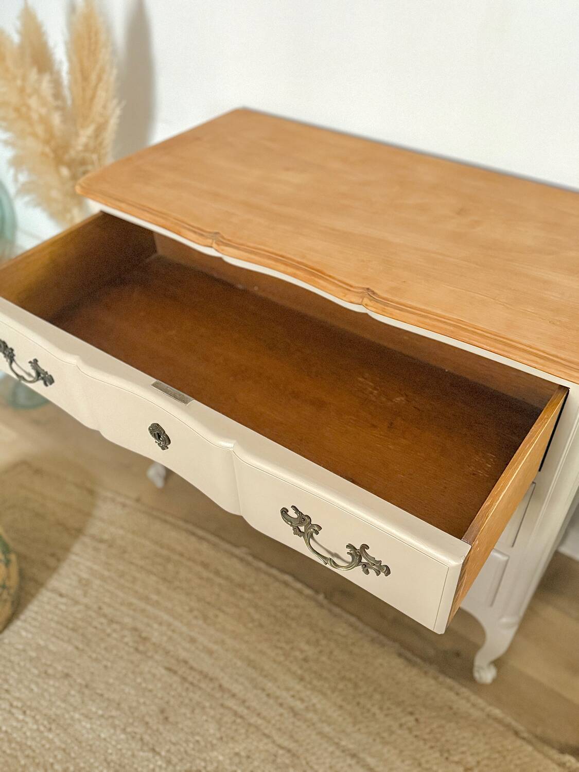 Antique chest of drawers