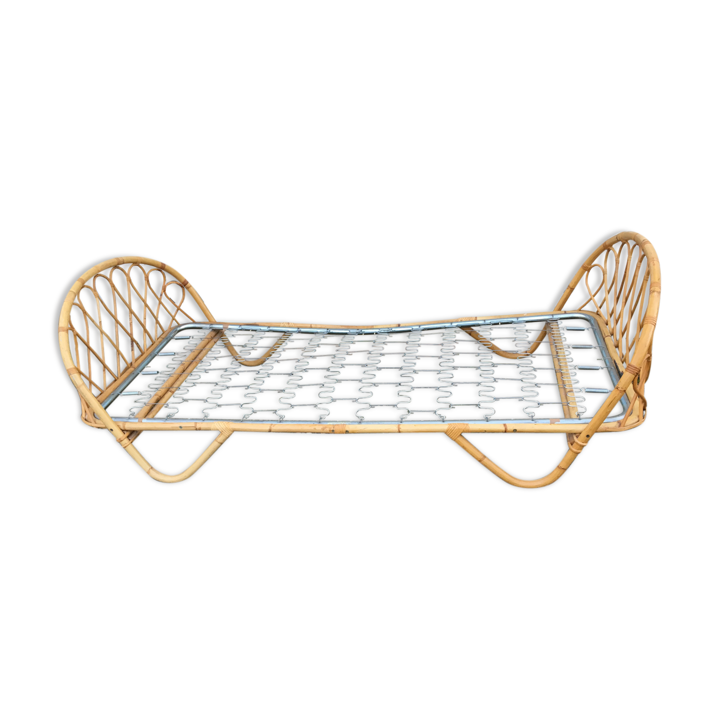 Rattan bed