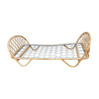 Rattan bed